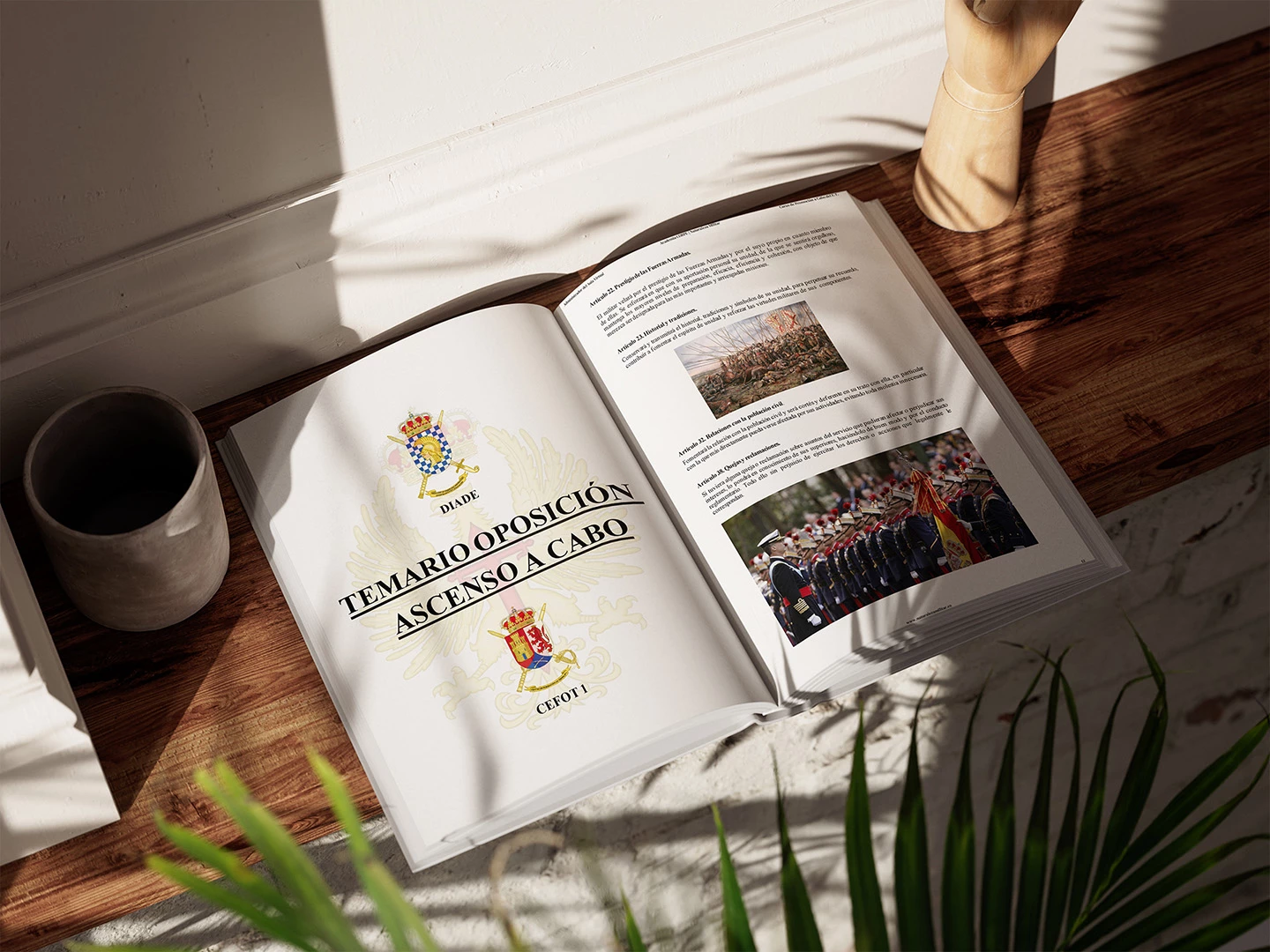 Mockup con mano de madera 3